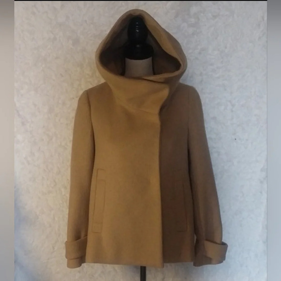 Zara Basic Outerwear Short Beige Coat w/Wrap Around Collar Size Small - Picture 2 of 8
